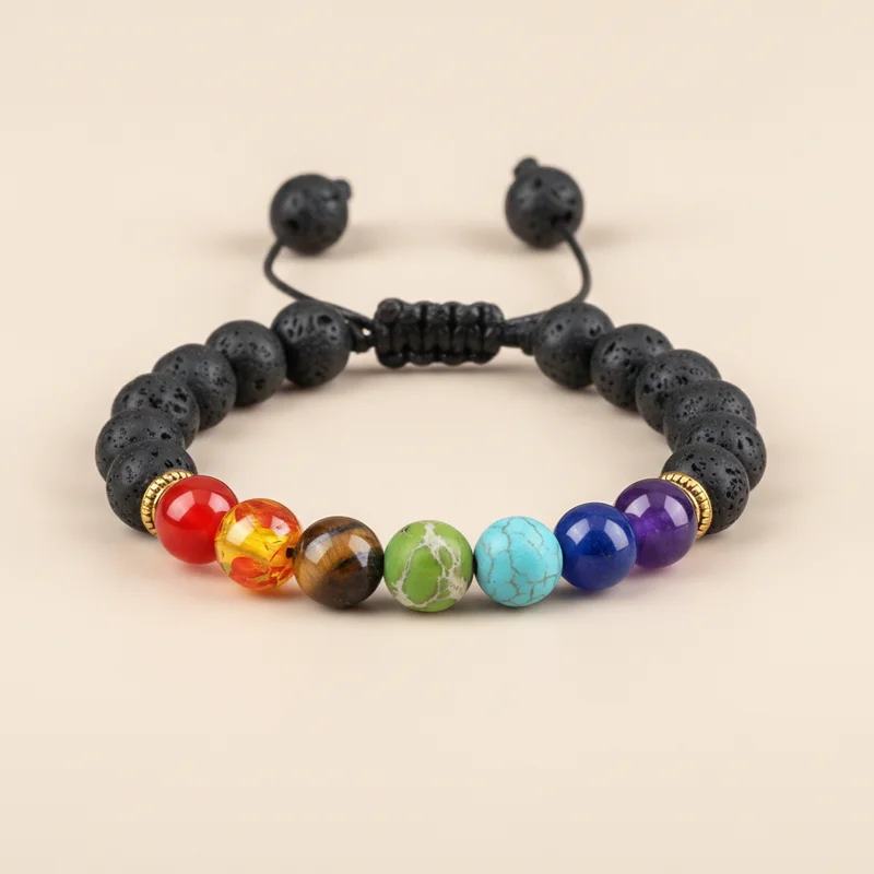 7-chakras-homme-studio Bracelet 7 chakras homme en pierre de lave sur fond clair