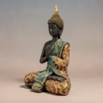bouddha-thai-studio-1 Statue Bouddha thaïlandais en méditation sur fond neutre