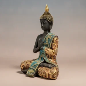 Statue Bouddha thaïlandais en méditation sur fond neutre