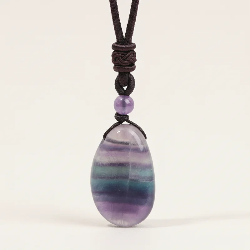 fluorite-studio-1 Pendentif fluorite posé à plat