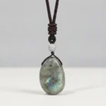 labradorite-studio-2 Pendentif labradorite posé à plat