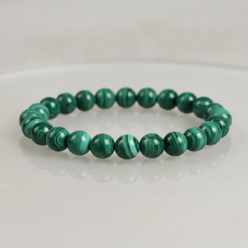 malachite-studio Bracelet malachite sur fond clair