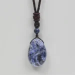 sodalite-studio Pendentif sodalite posé à plat