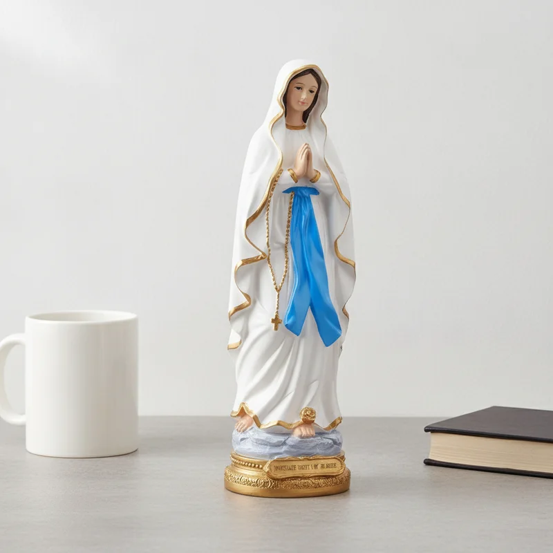 Statue Vierge Marie de Lourdes de trois-quarts